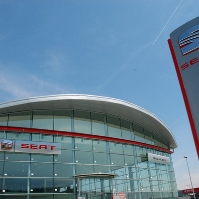 CONCESIONARIO AUTOMÓVILES