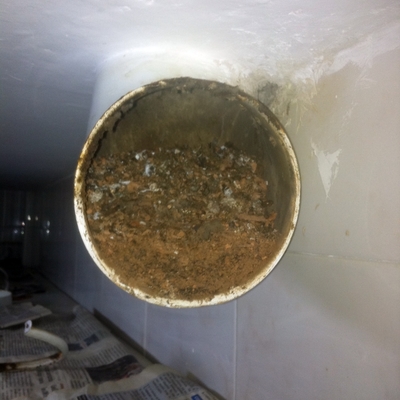 Conducto de salida de gases obstruido