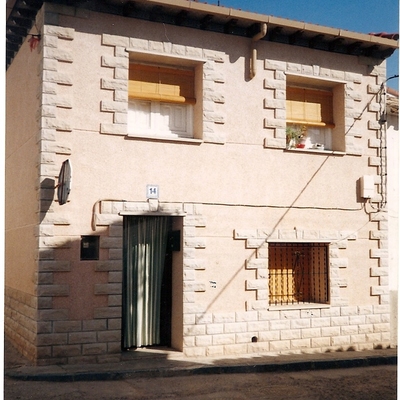 Construcción de Fachada con Cotegran y Piedra