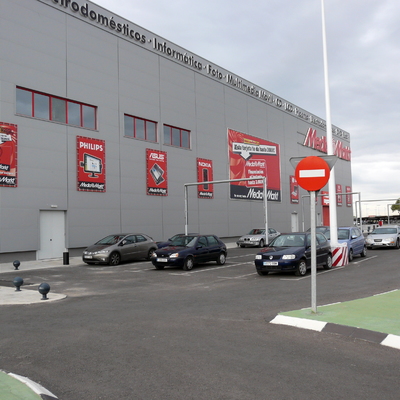 Construccion de naves en centro comercial