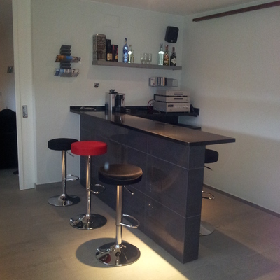 construccion mini bar en sala de juegos