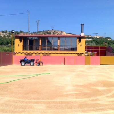 CONSTRUCION DE PLAZA DE TOROS RESTANGULAR