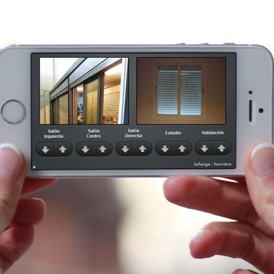 Control de persianas en una vivienda de Barcelona