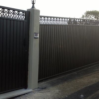 corredera y peatonal chapa grecada y solera fundición