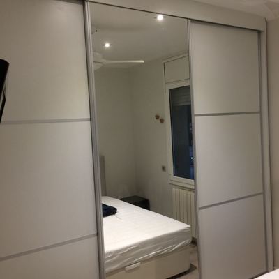 ARMARIO PUERTAS CORREDERAS CON ESPEJO