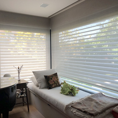 cortina enrollable blanca