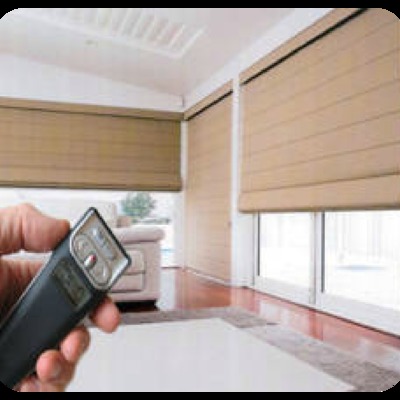Cortinas plegables motorizadas con mando a distancia