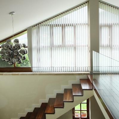 Cortinas Verticales Inclinadas