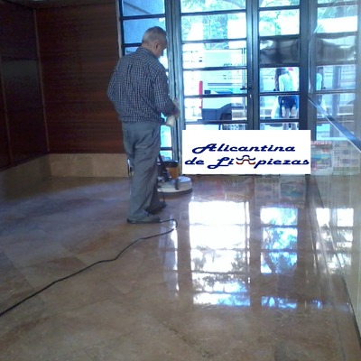 Cristalizado/Abrillantado de suelos. Alicantina de Limpiezas.