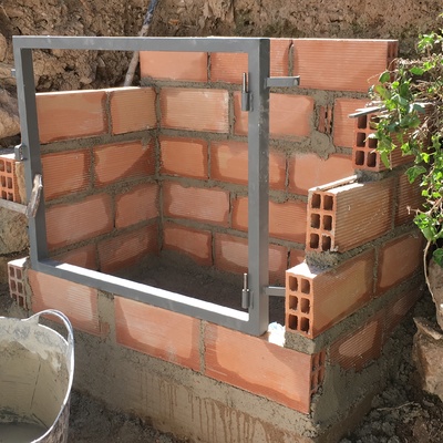 Caseta para bomba de agua