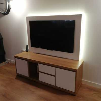 mueble tv con panel iluminado
