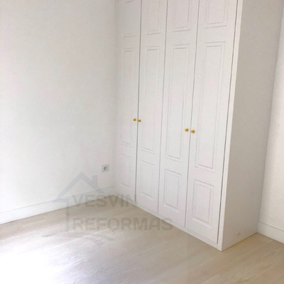 Armario puertas lacadas blancas