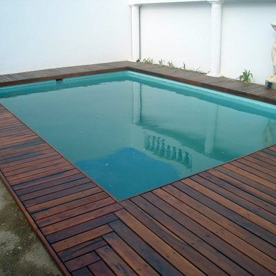 Deck en piscina