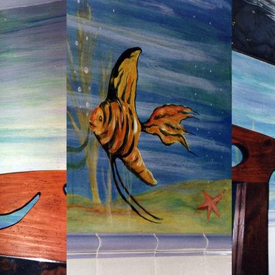 Decoración personalizada en baño con motivos marinos.