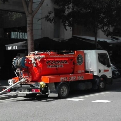 Desatascos Barcelona con camión cuba