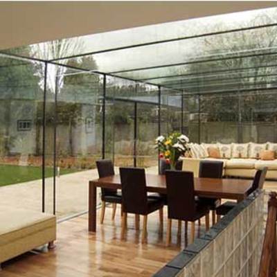 Detalle de Anexo realizado con vidrio