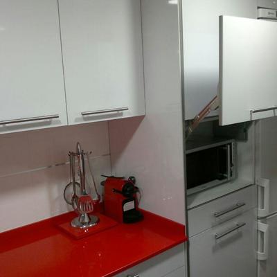 Cocina detalle elevador puerta