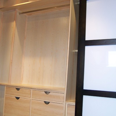 Detalle interior revestimiento armario