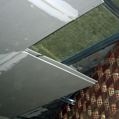 Detalle techo acústico.