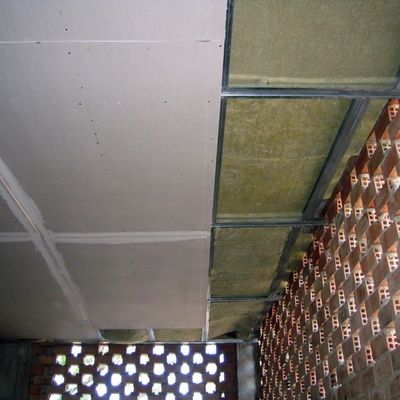 Detalle techo acústico.