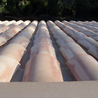 detalle tejado con teja arabe