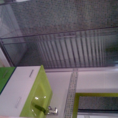 DETALLES DES INTERIOR DE LA DUCHA