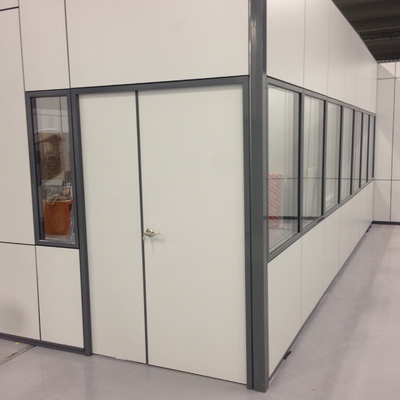 Divisiones de oficina con aislamiento acústico