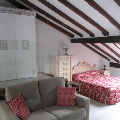 DORMITORIO EN ATICO DE VIVIENDA