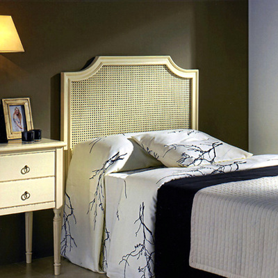 Dormitorio juvenil cabecero rejilla