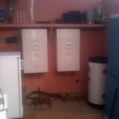 Dos unidades interiores de Aerotermia de 9 kw.