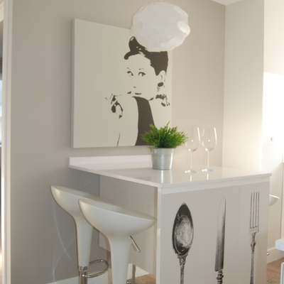 COCINA CON BARRA COMEDOR