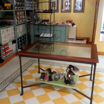 Reforma de zapatería.