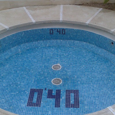limpeza de jardin y piscina comunitaria