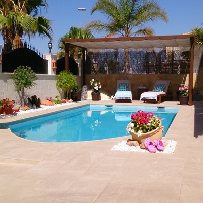 Piscina Terminada y Acondicionada de Jardinería