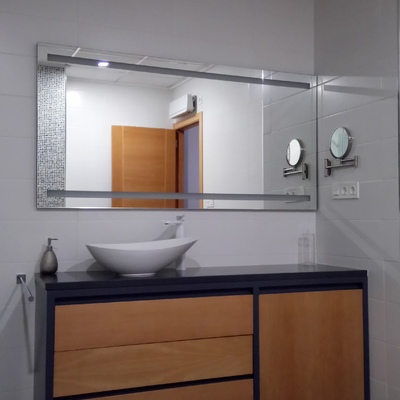 Conjunto de mueble de baño y espejo