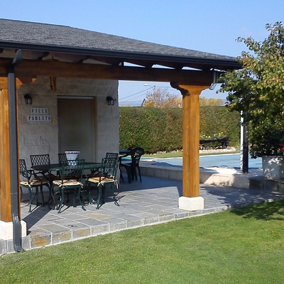 "CONSTRUCCIÓN DE PORCHE EN FINCA PARTICULAR