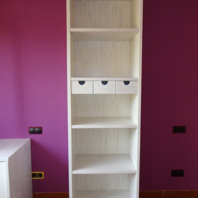 COLUMNA ESTANTES CON CAJONES