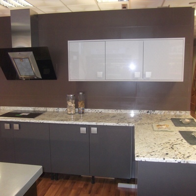 cocina  en exposición  modelo textil