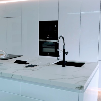 cocina con isla-dekton