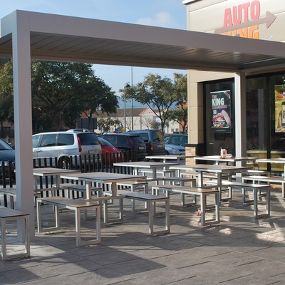 Pergola bioclimatica Burger King