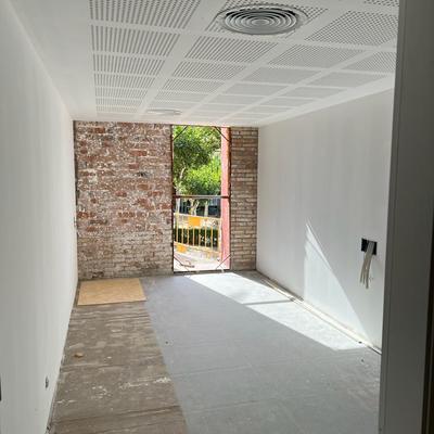 Dormitorio en proceso de reforma