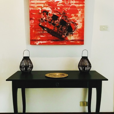 Mesa en Hall de entrada.