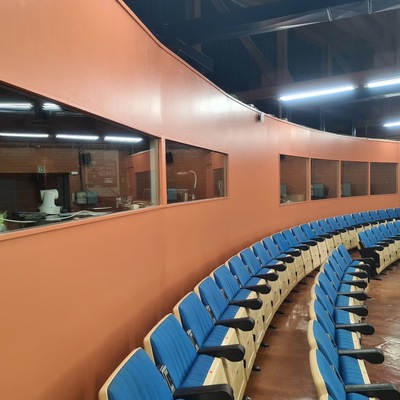 Pintura en auditorio universidad