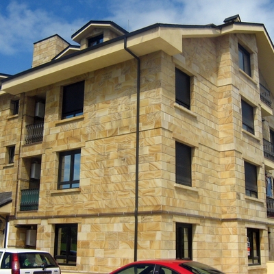 EDIFICIO EN ARENISCA