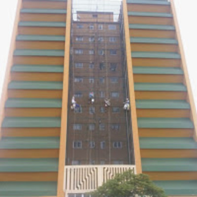 fachada avenida de carlos haya