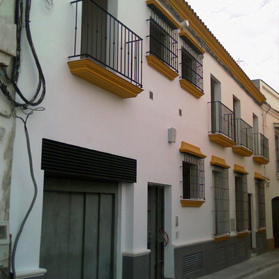 Edificio plurifamiliar con sótano de aparcamientos