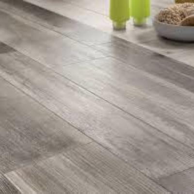 solados porcelánico imitación madera