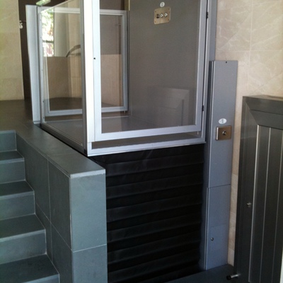 Elevador vertical hasta 2 mts