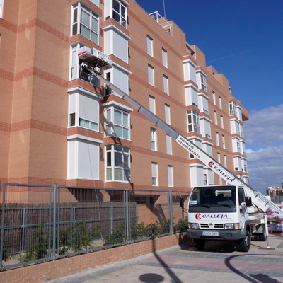 ELEVADORES MONTA-MUEBLES