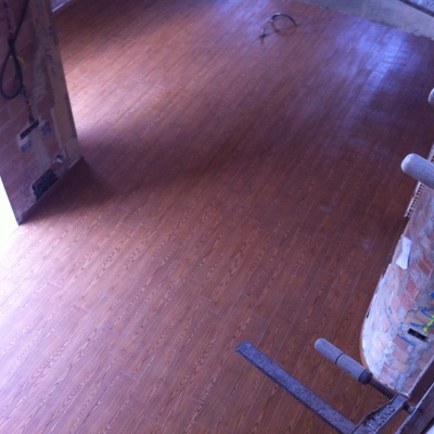 Embaldosado imitacìón parquet